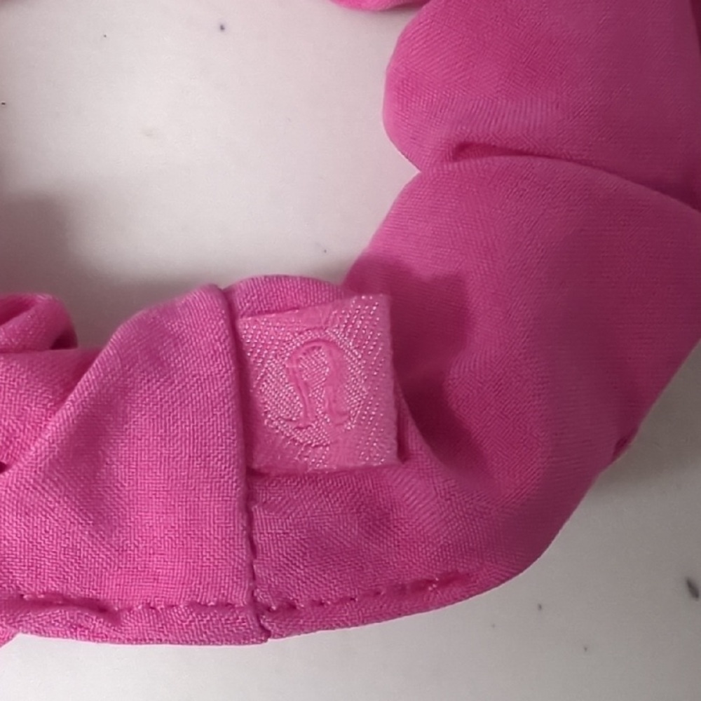Lululemon Athletica Cream and Pink Hair Accessories - Picture 3 of 4